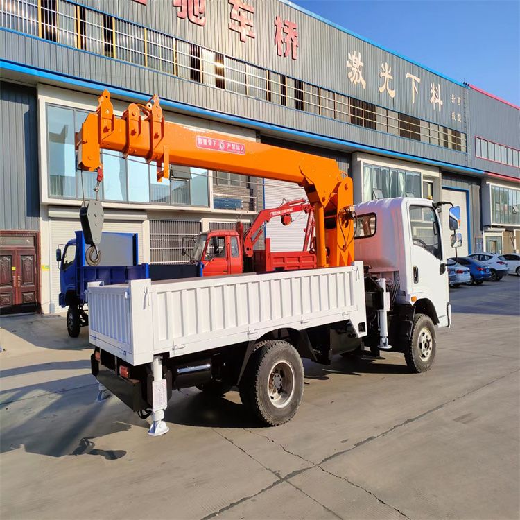 长海县三轮随车吊定制 农用改装机自备吊中瑞长期出售